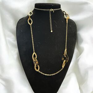 NRQ Gold Tone Chain Necklace with Tortoise Links